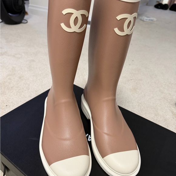CHANEL beige and white CC Rain Boots - Picture 2 of 12